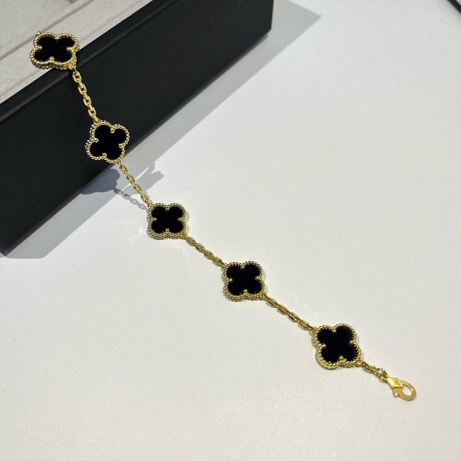 [Timi]New  CLOVER 5 MOTIF ONYXS BRACELET COLLECTION