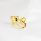 TimiLUCKY BETWEEN THE FINGER RING