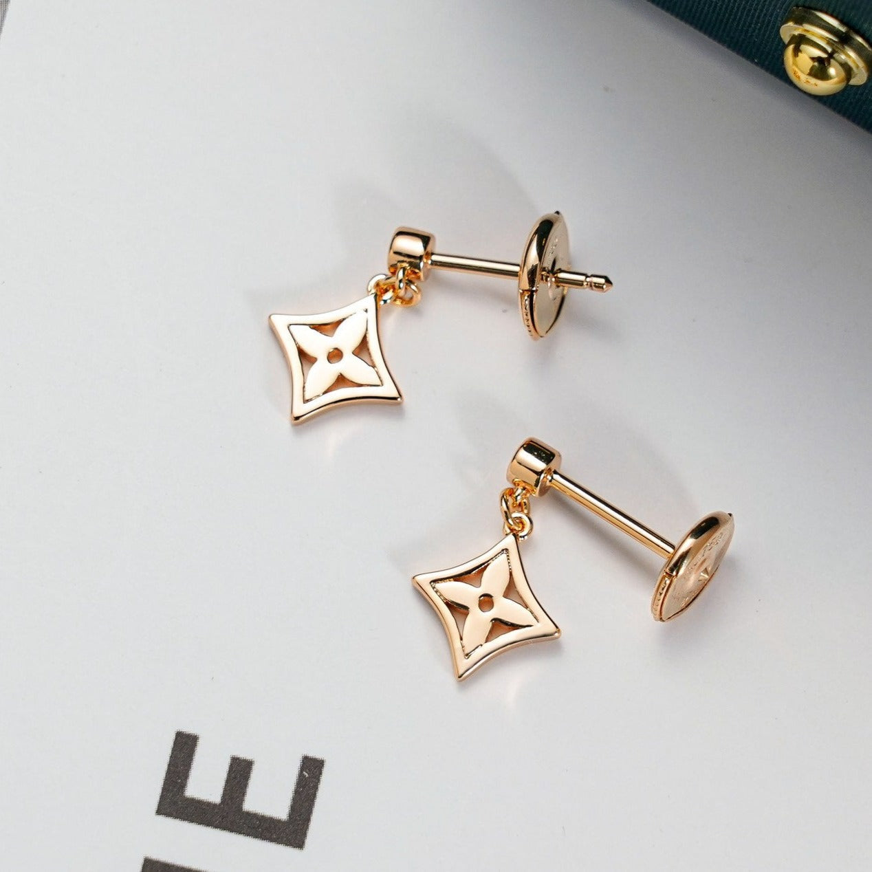 TimiSTAR EARRINGS GOLD