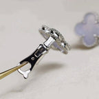 TimiCLOVER MEDIUM 1 MOTIFS  WHITE MOP EARRINGS SILVER