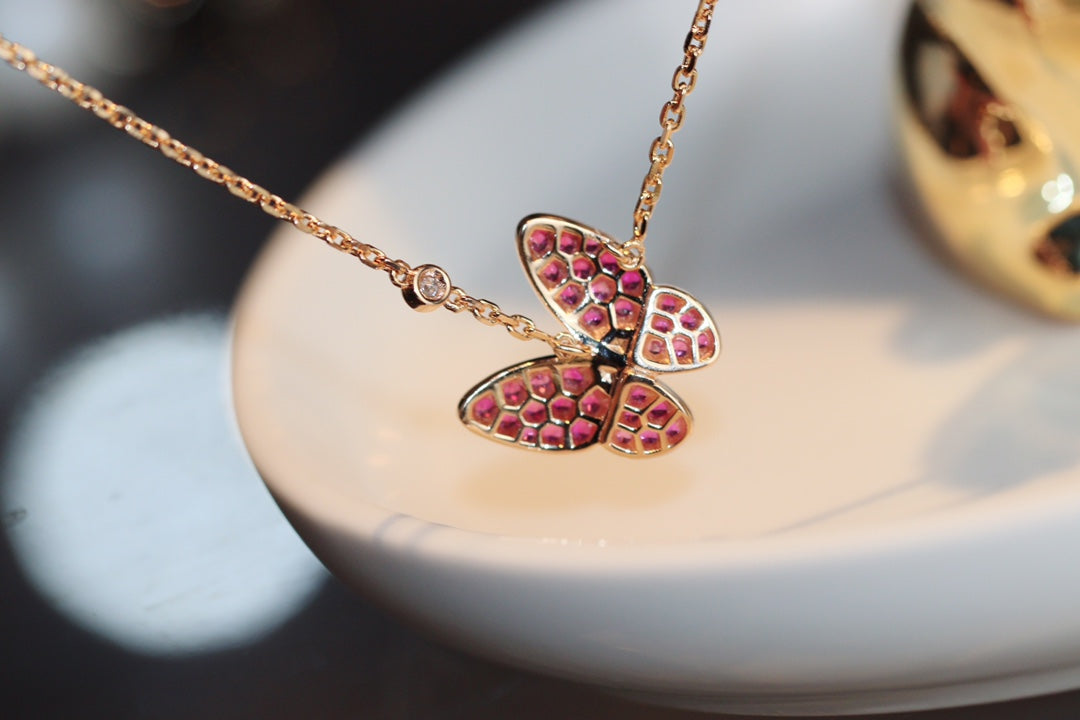 TimiBUTTERFLY RED DIAMOND ROSE GOLD NECKLACE