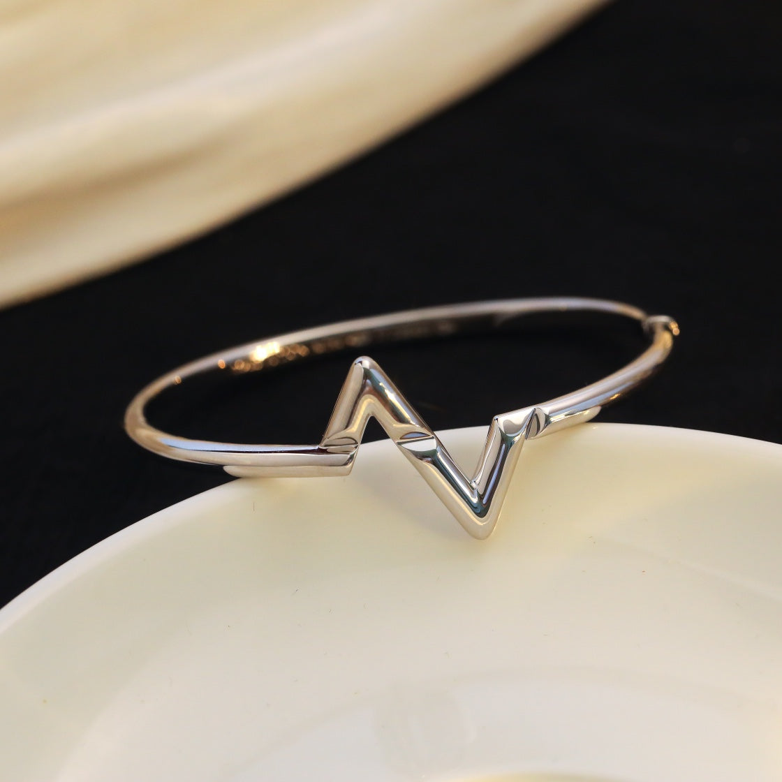 TimiVOLTE UPSITE DOWN BRACELET