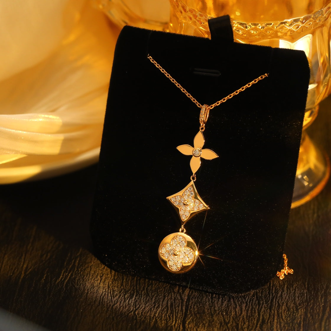 TimiSTAR AND SUN DIAMOND PINK GOLD NECKLACE