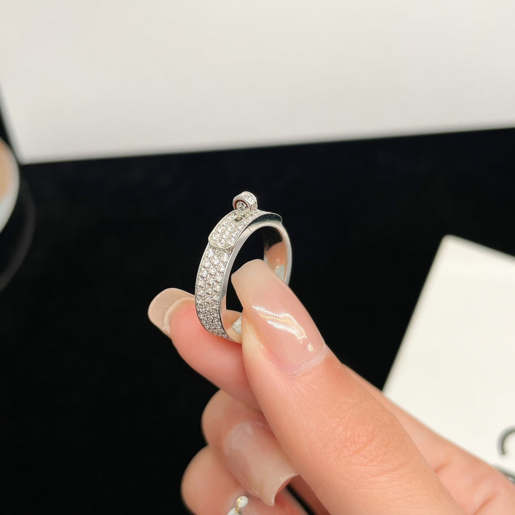TimiKELLY SILVER DIAMOND RING