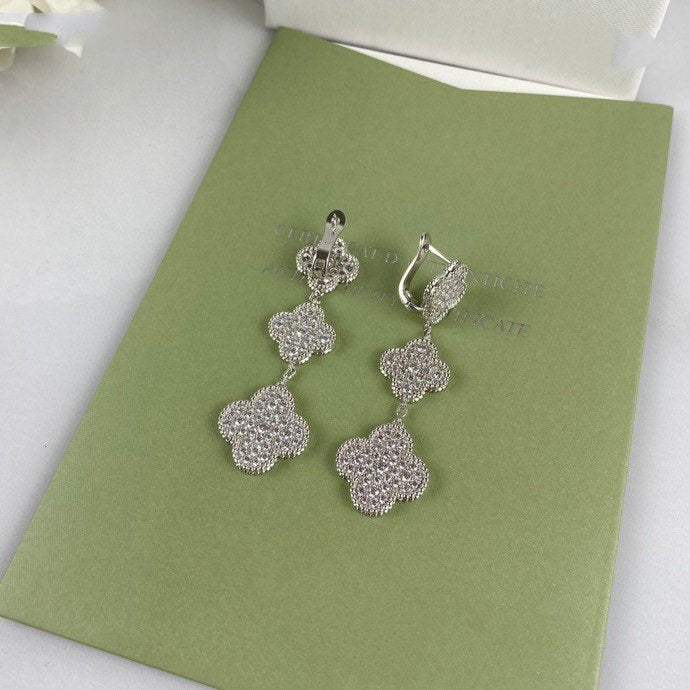 TimiCLOVER 3 MOTIF DIAMOND SILVER DROP EARRINGS