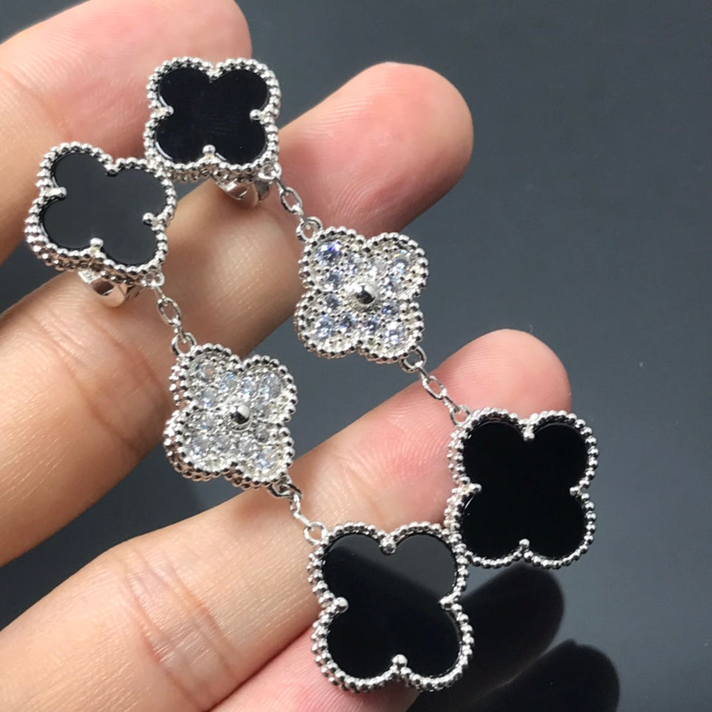TimiCLOVER 3 MOTIF DIAMOND ONYX SILVER EARRINGS