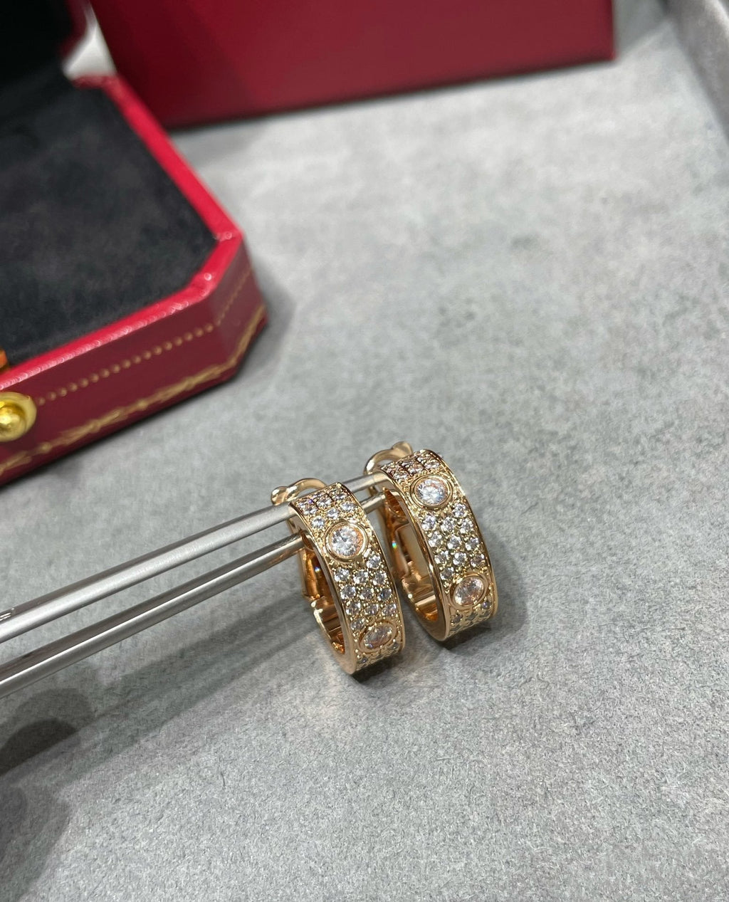 TimiLOVE 5.5MM DIAMOND PAVED EARRINGS