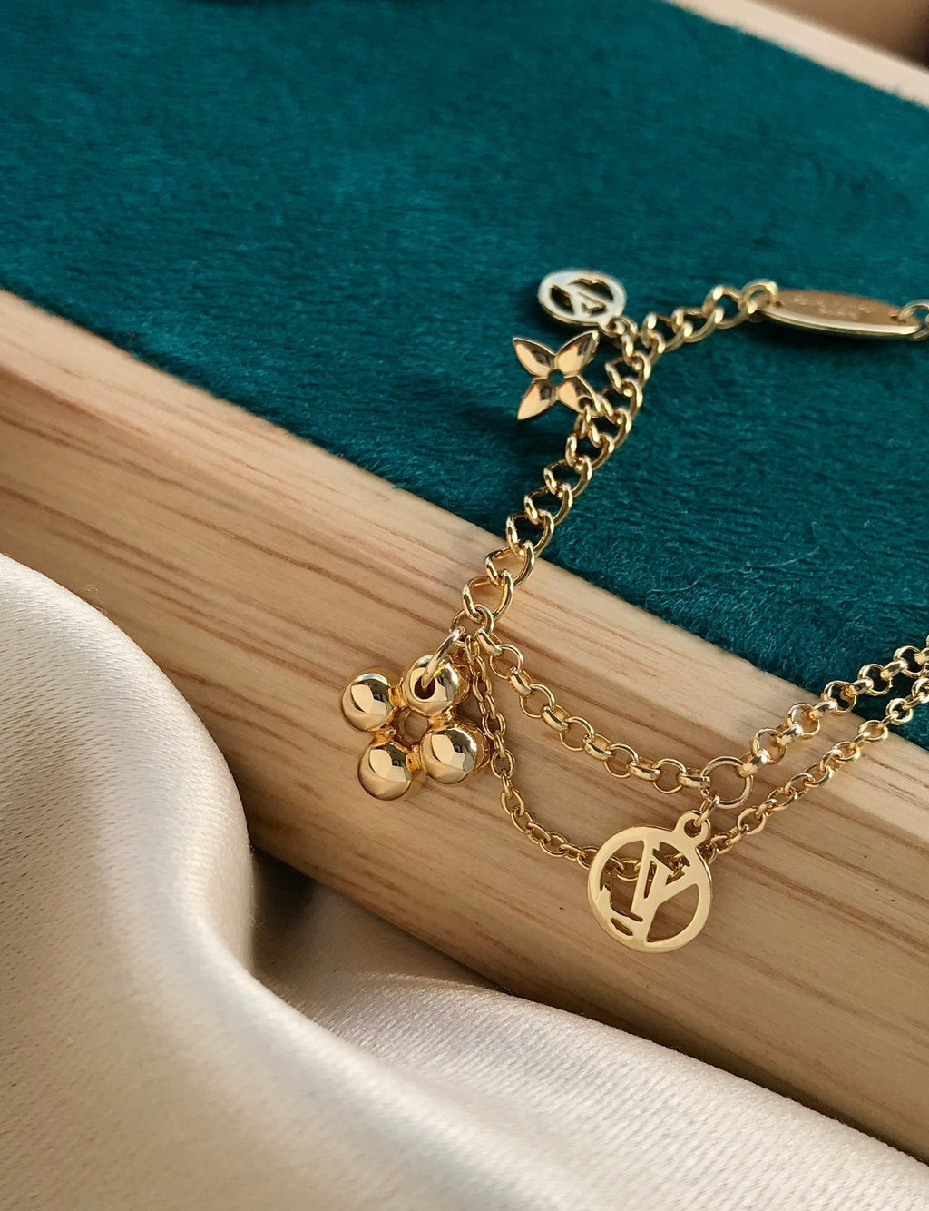 TimiBLOOMING PINK GOLD MOP BRACELET