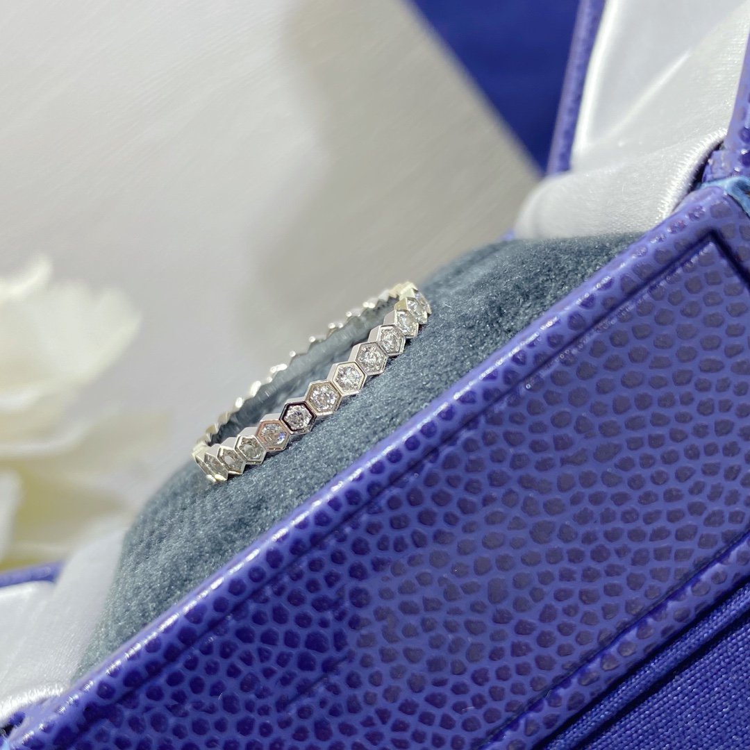 TimiBEE LOVE DIAMOND PAVED SMALL RING