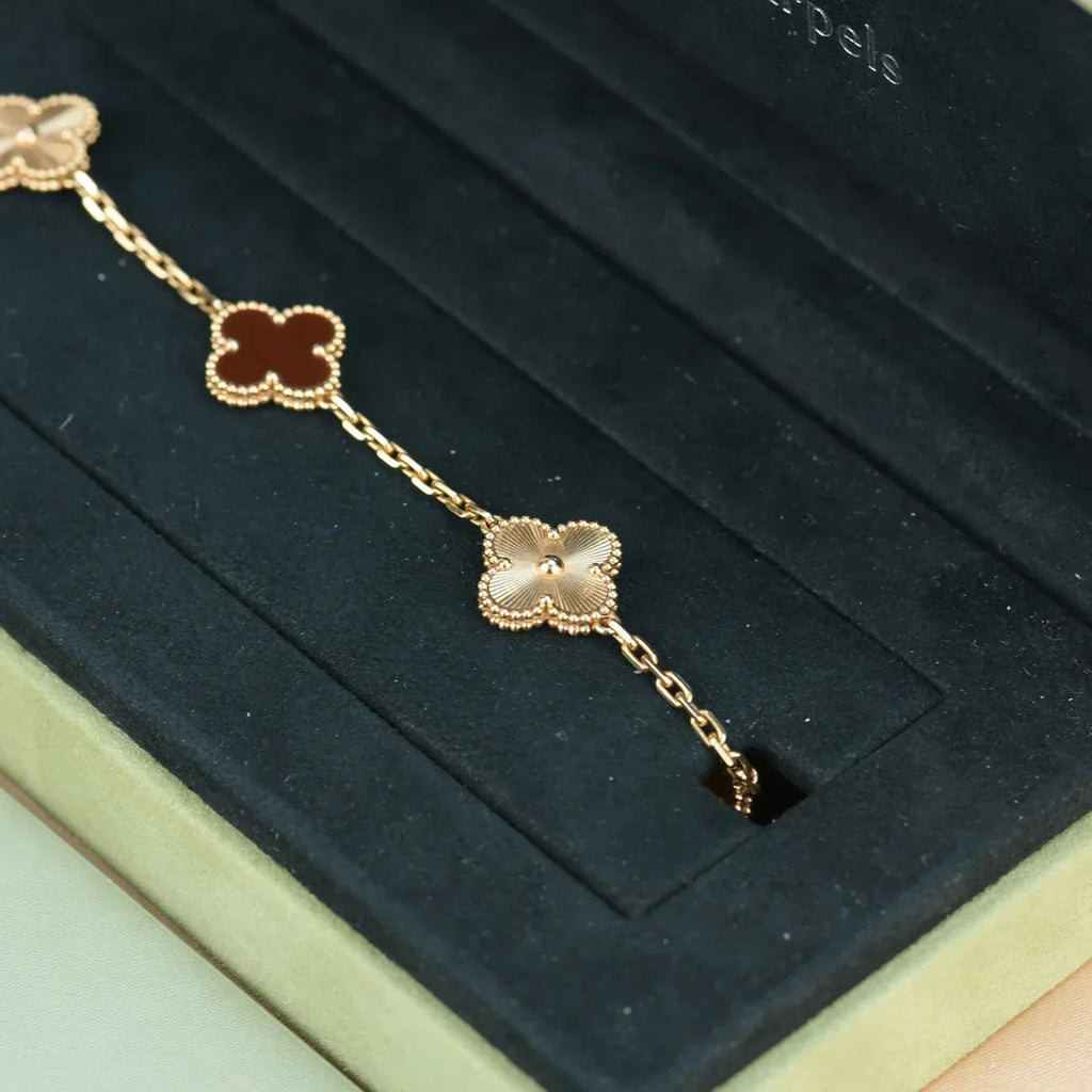 [Timi]New  CLOVER 5 MOTIF RED CORNELIAN BRACELET COLLECTION
