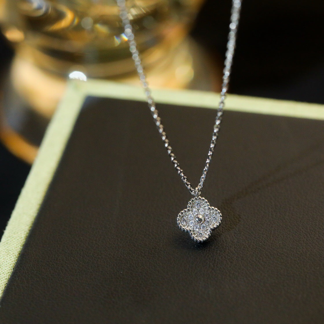 TimiCLOVER MINI 9.5MM PENDANT DIAMOND NECKLACE