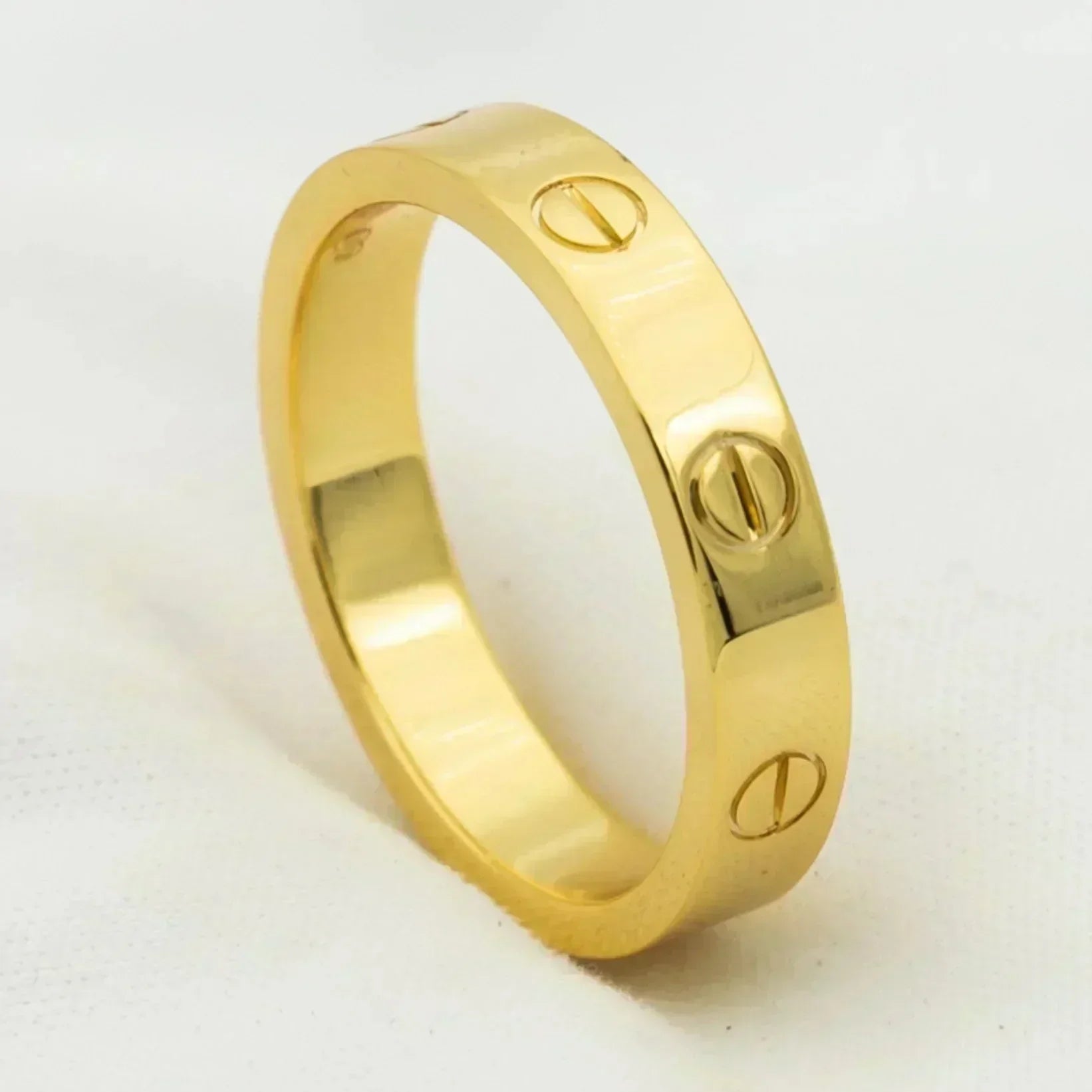 TimiLOVE RING 4MM 1 DIAMOND GOLD