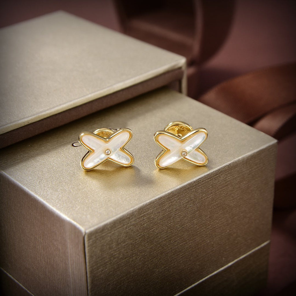 TimiJEUX DE WHITE MOP GOLD DIAMOND EARRINGS