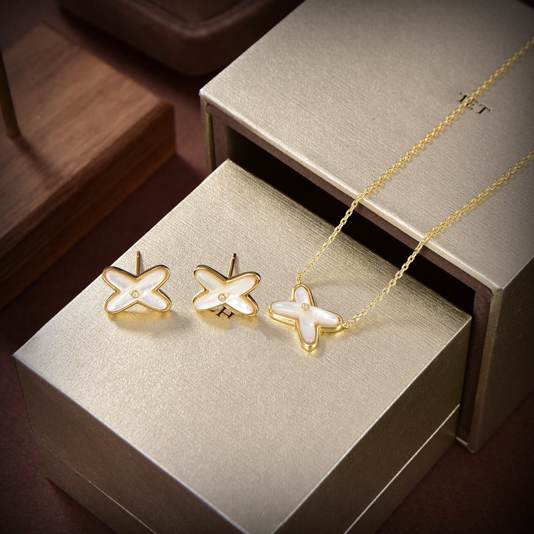 TimiJEUX DE WHITE MOP GOLD DIAMOND EARRINGS