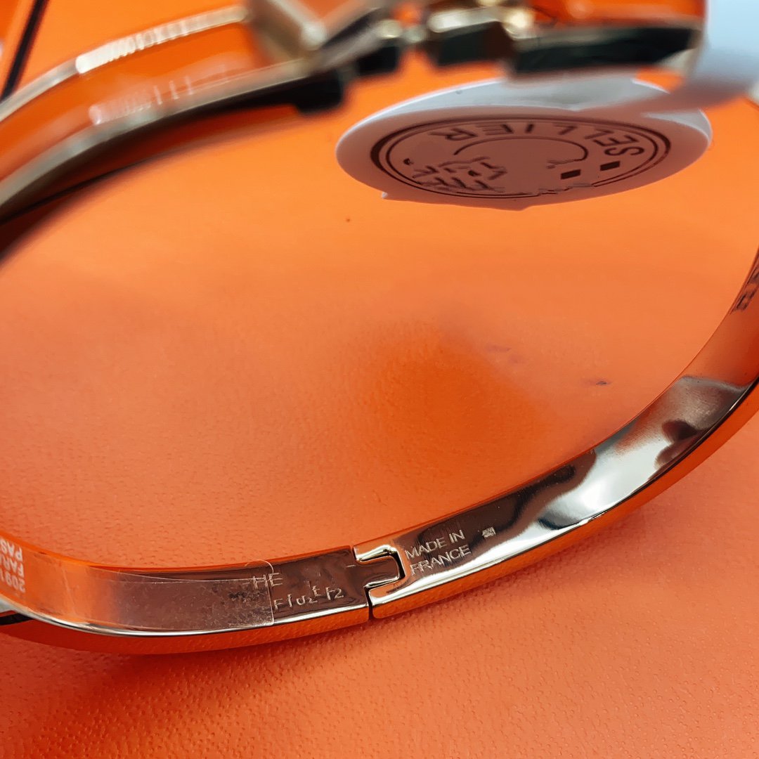 TimiCLASSIC HM CLIC RED 8MM ENAMEL BRACELET