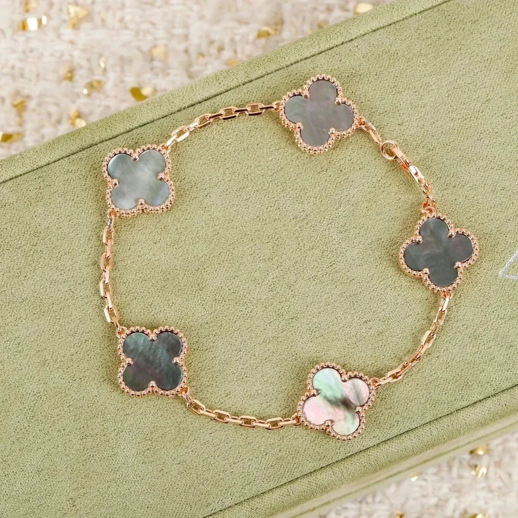 [Timi]New  CLOVER 5 MOTIF GRAY MOP BRACELET COLLECTION