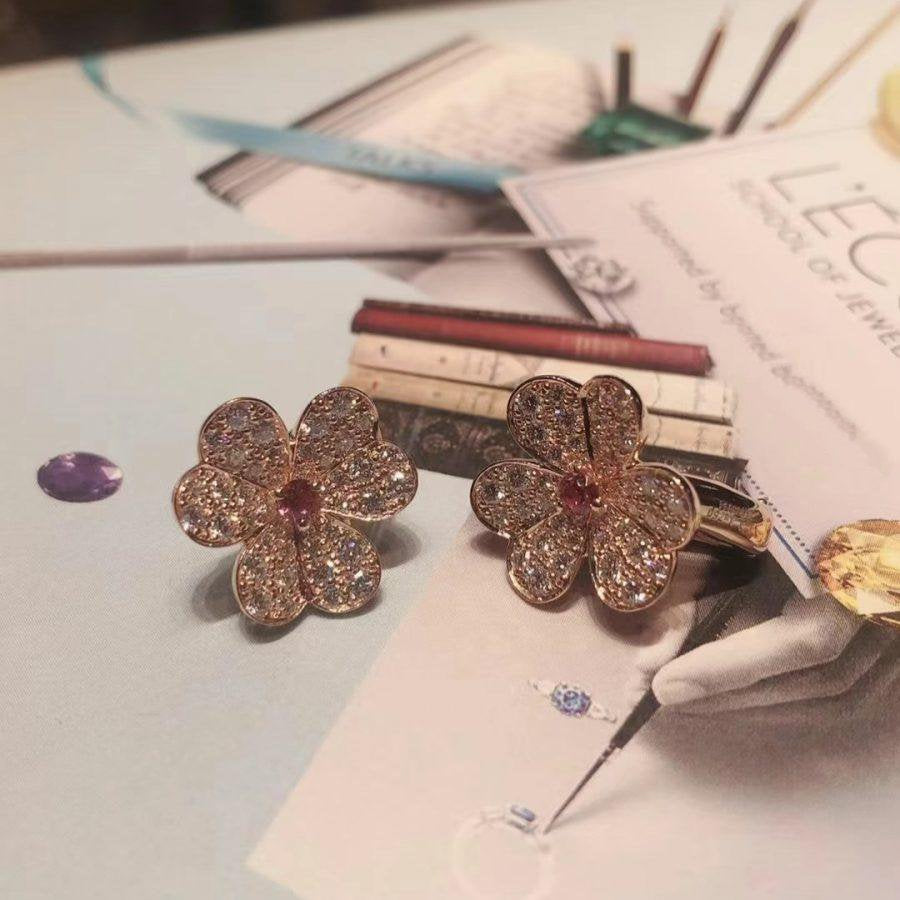 TimiFRIVOLE PINK GOLD FLOWER DIAMOND EARRINGS