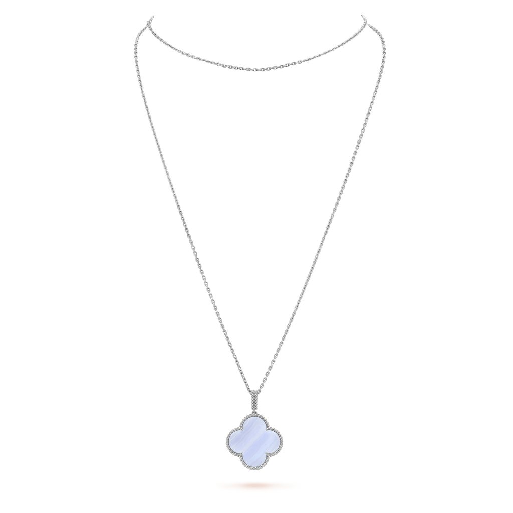 TimiCLOVER SILVER CHALCEDONY BIG CLOVER NECKLACE