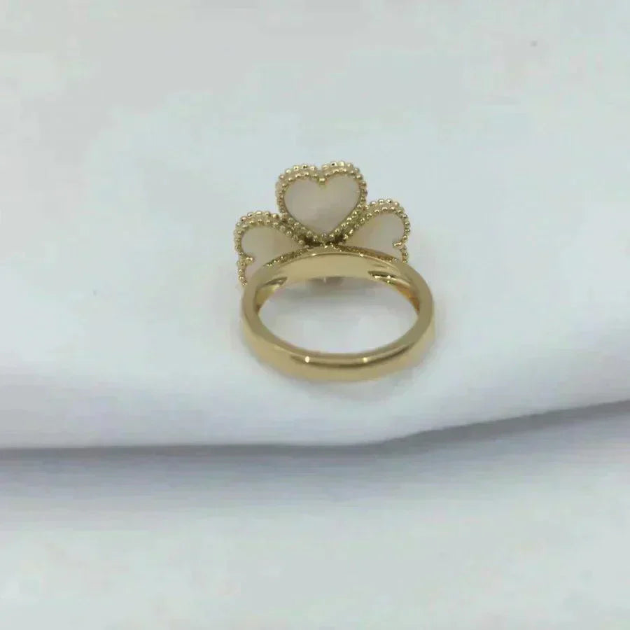 TimiSWEET CLOVER WHITE MOP RING